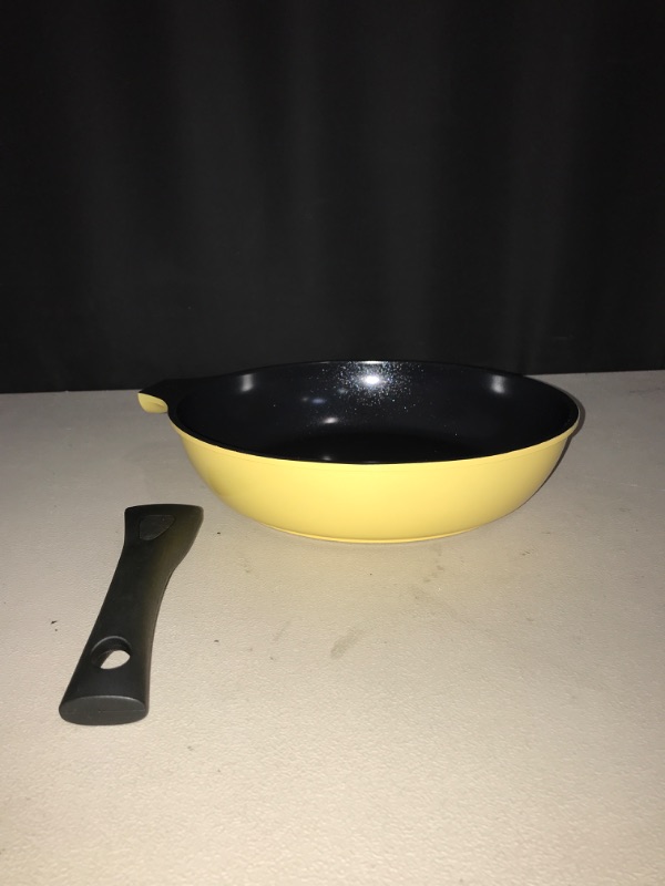 Photo 1 of 30cm Fying Pan Long Lasting Aluminium Frying Pan with Ceramic Non-Stick Coating Pans Corrugated base for Kitchen (Yellow)