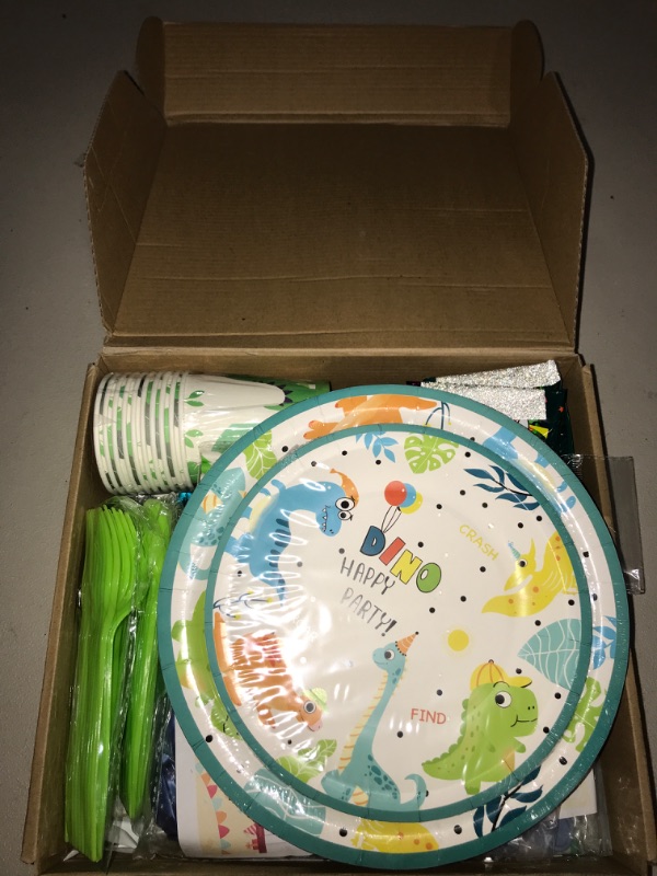 Photo 2 of 23 Piece Dinosour Party Tableware Set