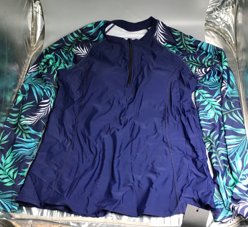 Photo 2 of SIZE LARGE Daci Women Long Sleeve Rash Guard 2 Piece with Boy Shorts Zipper Swimsuit UPF 50 Bathing Suit