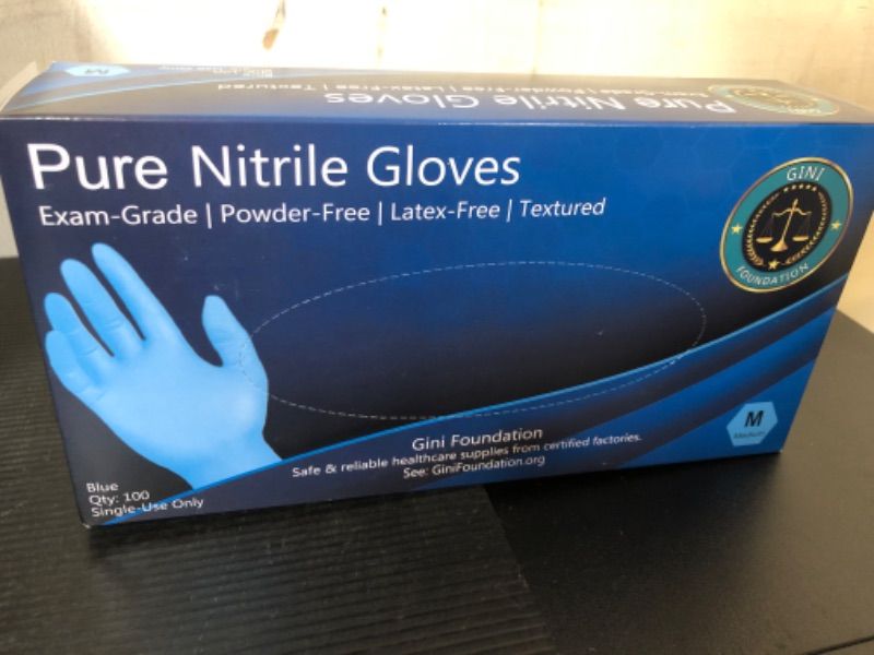 Photo 2 of 100pcs Disposable Nitrile Gloves Powder/Latex Free Size Medium 
