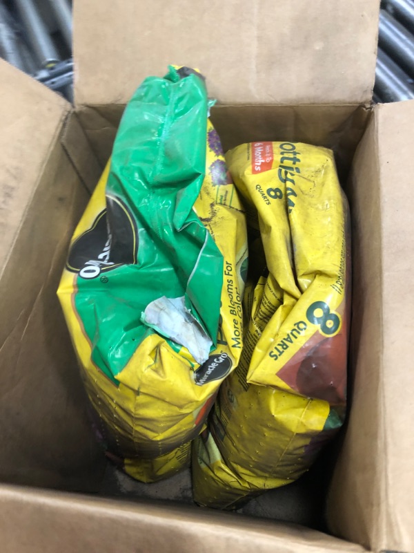 Photo 1 of 2 Miracle-Gro Potting Mix, 8 qt. 8 qt. Single Pack
