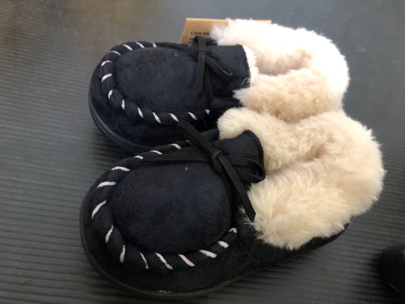 Photo 1 of size 7/8 Baby Girls Dinghy Memory Foam Moccasin Slippers with Fuzzy and Warm Sherpa Lining
