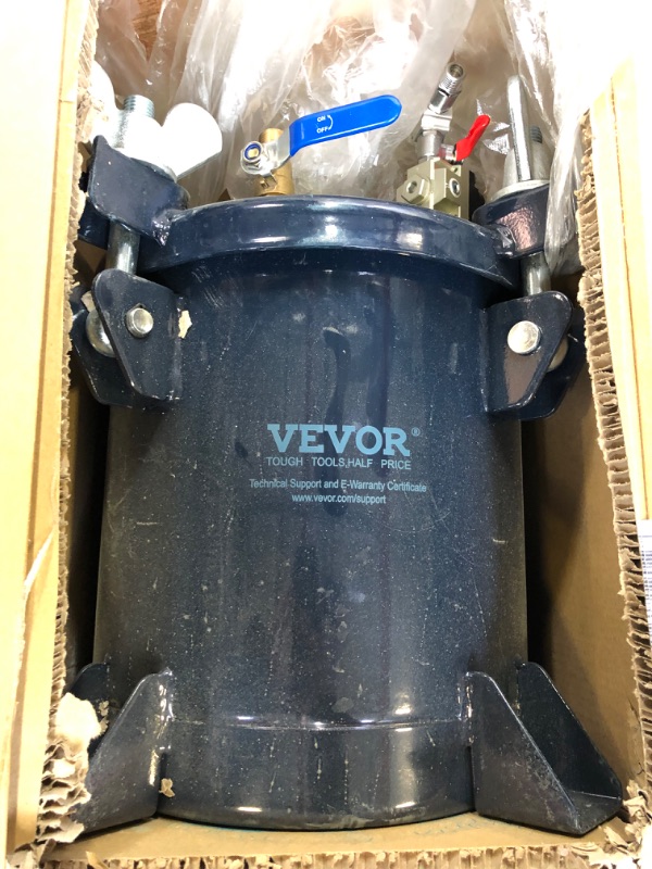 Photo 2 of VEVOR Spray Paint Pressure Pot Tank, 10L/2.5gal Air Paint Pressure Pot, 1.5mm+4mm Two Nozzles Two Spray Paint Guns, 60PSI Max, for Industry Home Decor Architecture Construction Automotive Painting
