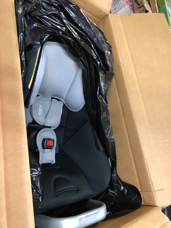 Photo 2 of Britax Willow S Infant Car Seat with Alpine Base, ClickTight Technology, Rear Facing Car Seat with RightSize System, Glacier Onyx