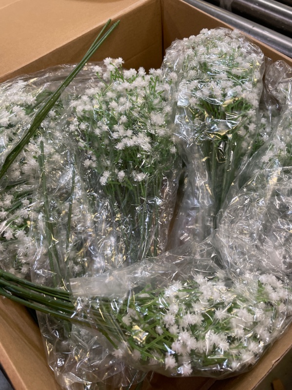 Photo 2 of Janinka Artificial Baby Breath Gypsophila Flowers Bouquets 20.5 Inch Faux Gypsophila Flowers DIY Floral Bouquets Real Touch Flowers for Arrangement Wreath Wedding Decor Home Party (White, 50 Pcs)