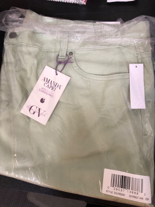 Photo 2 of Gloria Vanderbilt Women's Amanda Capri Jeans Plus Size 22 Matcha Latte