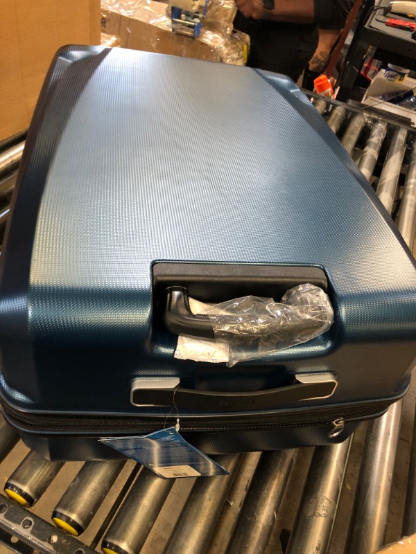 Samsonite Winfield 3 DLX Hardside Expandable Luggage with Spinners