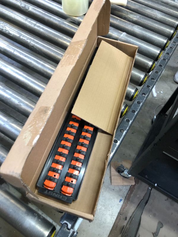 Photo 1 of ERNST 8484 2 RAIL TWIST LOCK SOCKET BOSS 18", ORANGE - 1/4"
