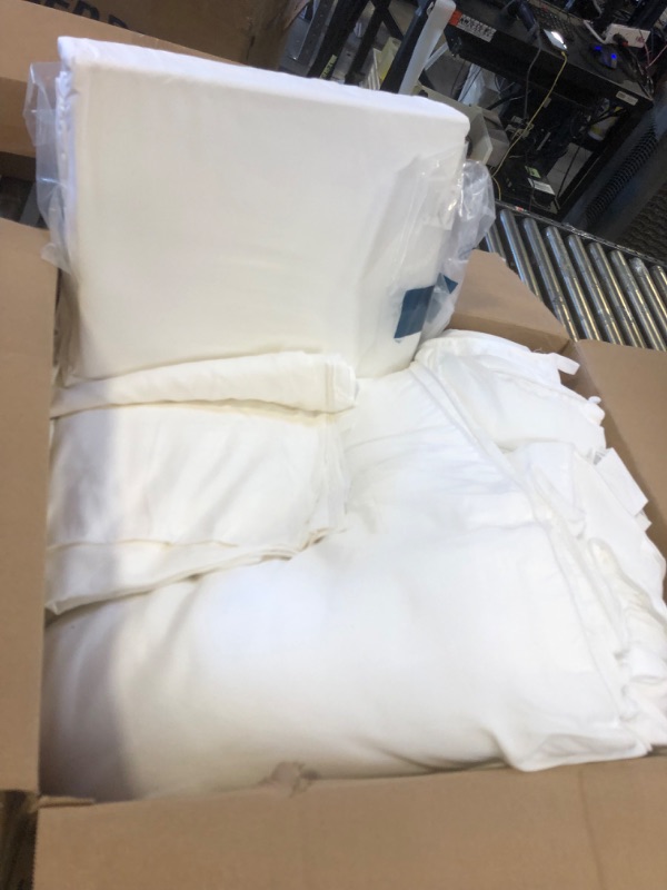 Photo 2 of  White Comforter