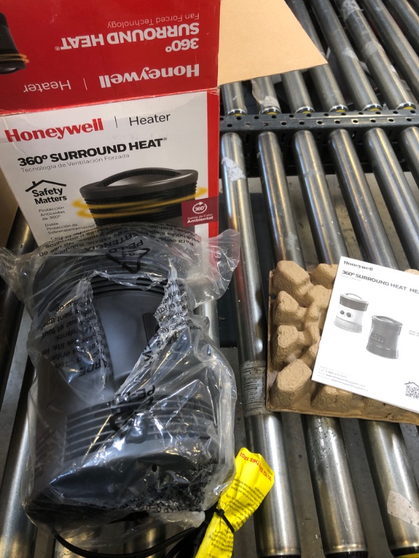 Photo 3 of Honeywell 360° Surround Fan Forced Heater New Black HHF360V
