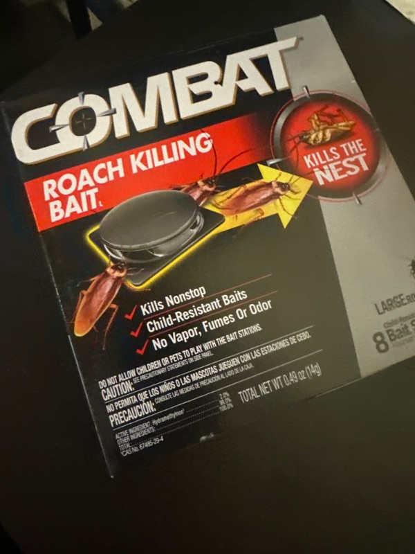 Photo 2 of Combat  Killing Bait, Roach Bait Station For Large Roaches, Kills The Nest, Child-Resistant, 8 Count