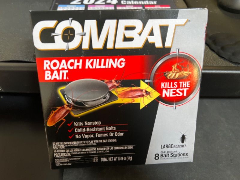 Photo 1 of Combat  Killing Bait, Roach Bait Station For Large Roaches, Kills The Nest, Child-Resistant, 8 Count