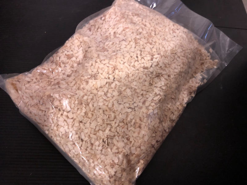 Photo 1 of 2lb Voulosimi Natural Poplar Wood Chips Small Animal Bedding for Habitat Decor,Mulch,Pet Litters,Landscaping,Outdoors or Indoor Potted Plants 