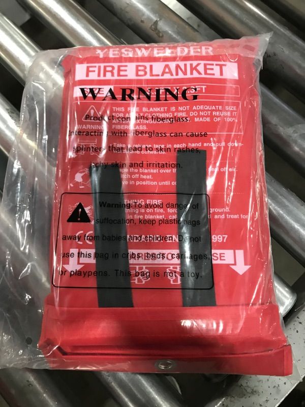 Photo 2 of YESWELDER Fire Blanket 4 Pack Emergency for Home and Kitchen, fire Extinguisher for The House?Fiberglass Fire Flame Retardant Blanket for People?Heat Insulation Fire Blanket-4 pack