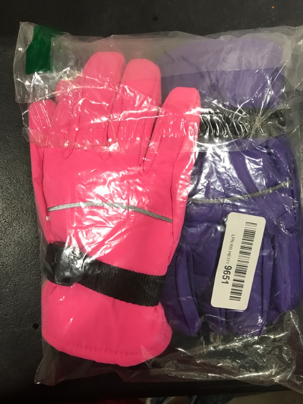 Photo 1 of [Size YS] Pack of 2 Insulated Gloves- Pink and Purple