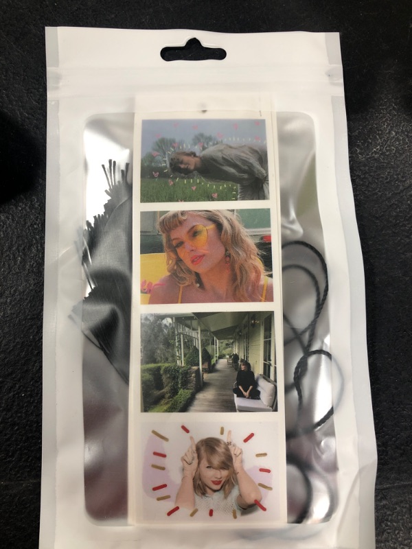 Photo 1 of 5 PIECE TAYLOR SWIFT BOOKMARK