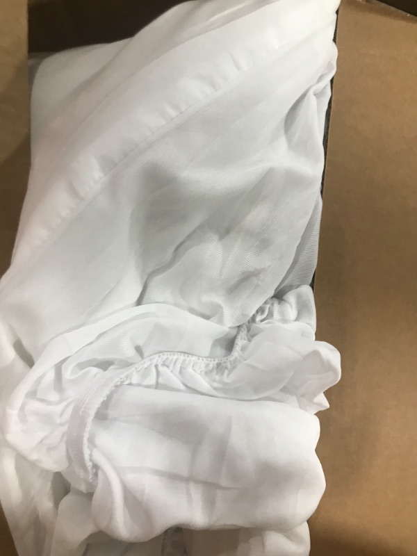Photo 2 of WHITE COMFORTER BLANKET UNKNOWN SIZE