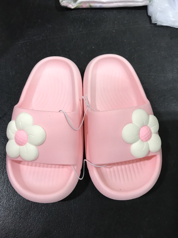 Photo 1 of [Size 4-7yrs]  Girls Slippers under 10 Summer Slippers Flower Solid Color Unisex Soft Soled Comfortable Lightweight Slippers