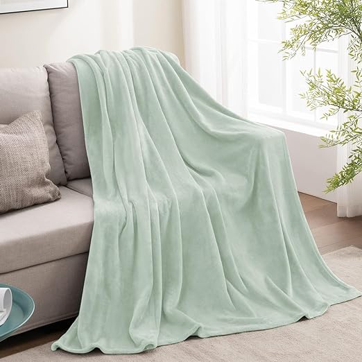 Photo 1 of BEDELITE Throw Blanket for Couch and Bed - 300GSM Luxury Plush Cozy Fleece Blanket 50x60 Inches Emerald Green, Soft Lightweight Blanket for Spring and Summer