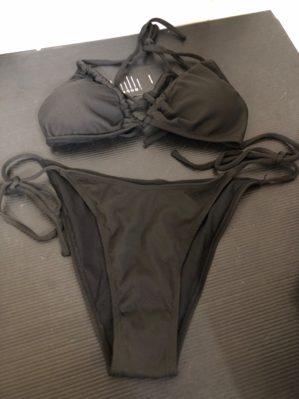 Photo 1 of  2pcsc Womens  Swimwear size M
