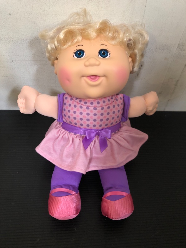 Photo 1 of Cabbage Patch Kids Deluxe Babble 