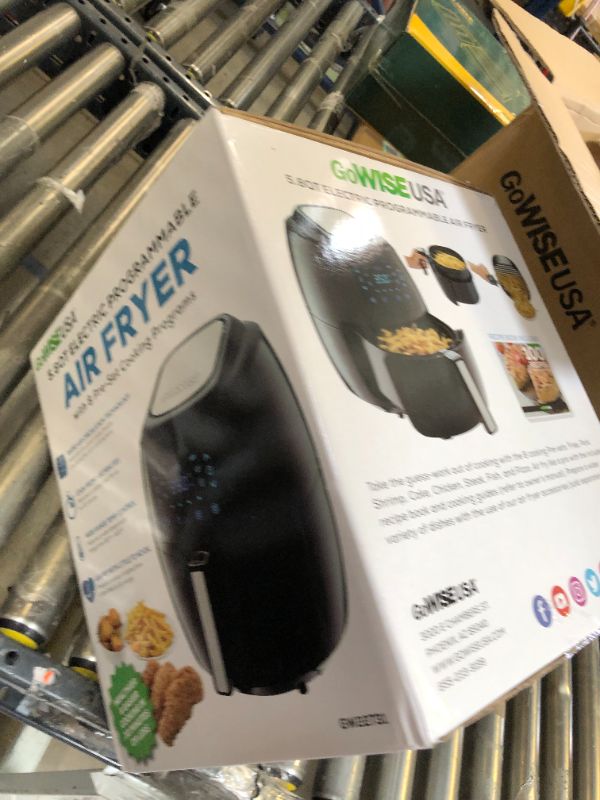 Photo 4 of 8-in-1 5.8 Qt. Black Electric Air Fryer with Recipe Book