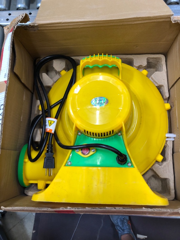 Photo 2 of Bounce House Blower, 370W 0.5HP Commercial Air Blower with Double-sided Fan Blade Design, Strong Wind and Great Heat Dissipation Properties for Small Bouncy Castle, Jump Slides, Inflatable Arch 370W/0.5HP