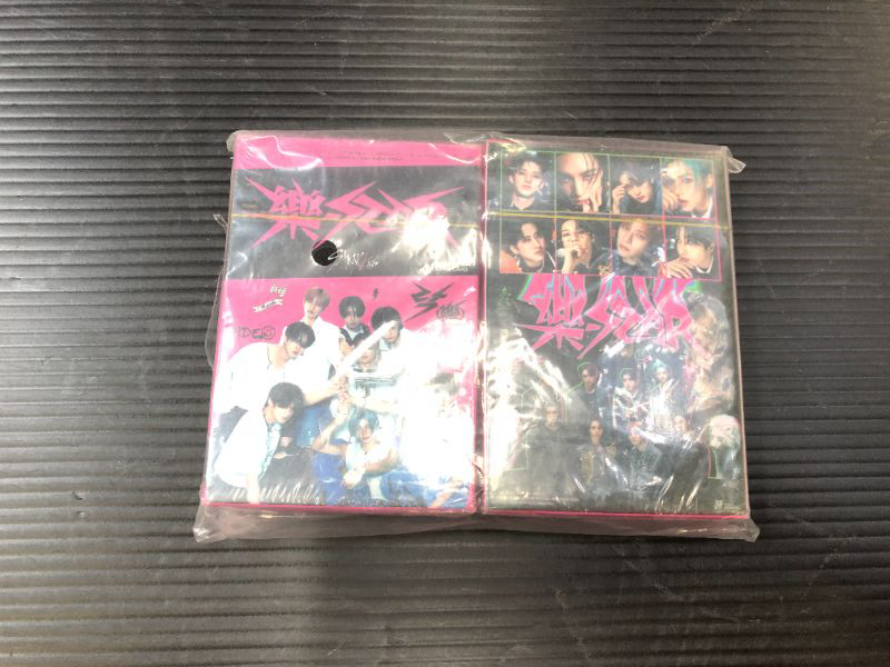 Photo 2 of 110PCS Stray Kids ROCK STAR Lomo Cards, 8th Mini Album ? STAR Photocards Set SKZ's Fans Gift Set For Fans Kpop Postcard Gift Merchandise