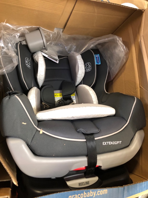 Photo 2 of Graco Extend2Fit Convertible Car Seat, Rear-Facing and Forward-Facing, Extended Rear-Facing Seat Option, Redmond, Ideal for Newborns, Infants, and Toddlers