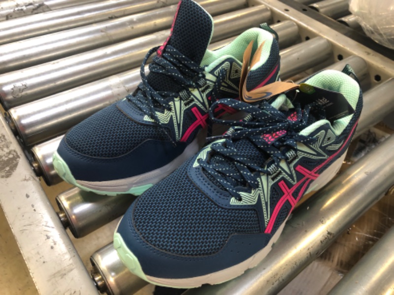 Photo 2 of ASICS WOMEN'S SHOES -USA 9
