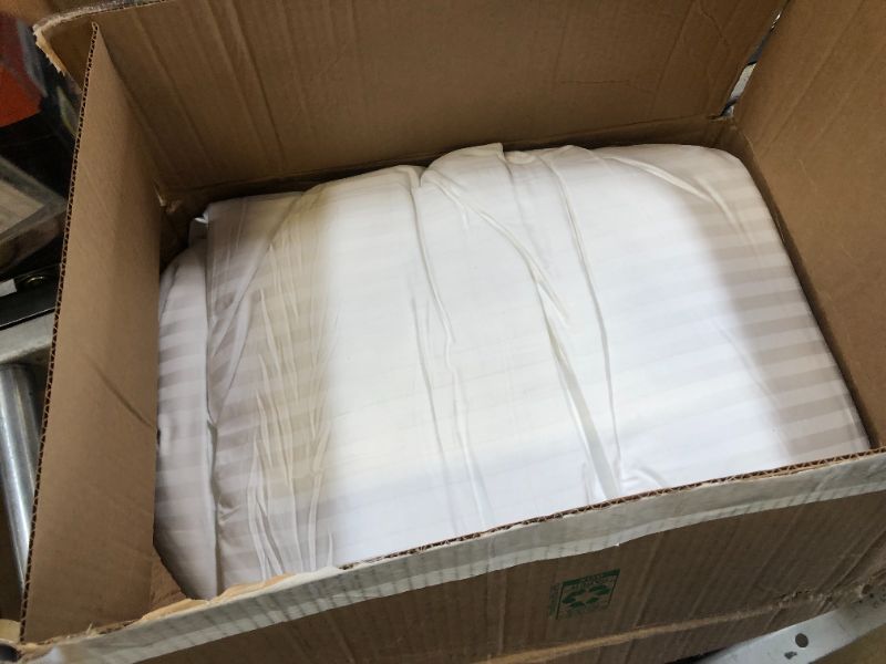 Photo 2 of Beckham Hotel Collection Bed Pillows Standard / Queen Size Set of 2 - Down Alternative Bedding Gel Cooling Pillow for Back, Stomach or Side Sleepers Down Alternative Queen