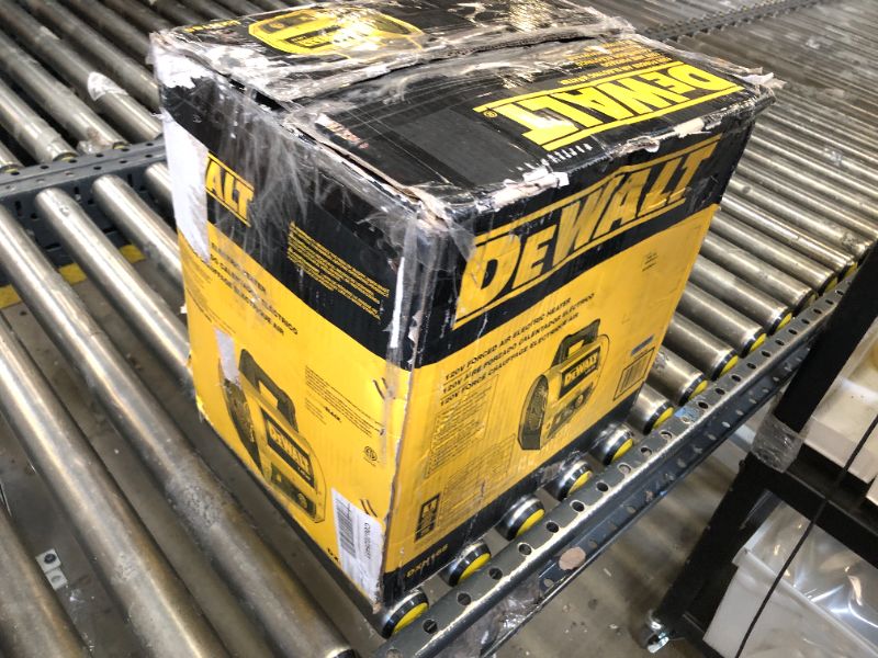 Photo 4 of Dewalt F340635 1.65 kW 5,630 BTU Electric Forced Air Portable Heater