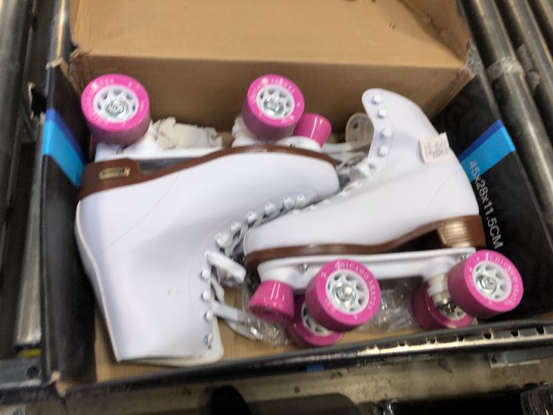 Photo 1 of Chicago Women's Rink Skate Size 9
