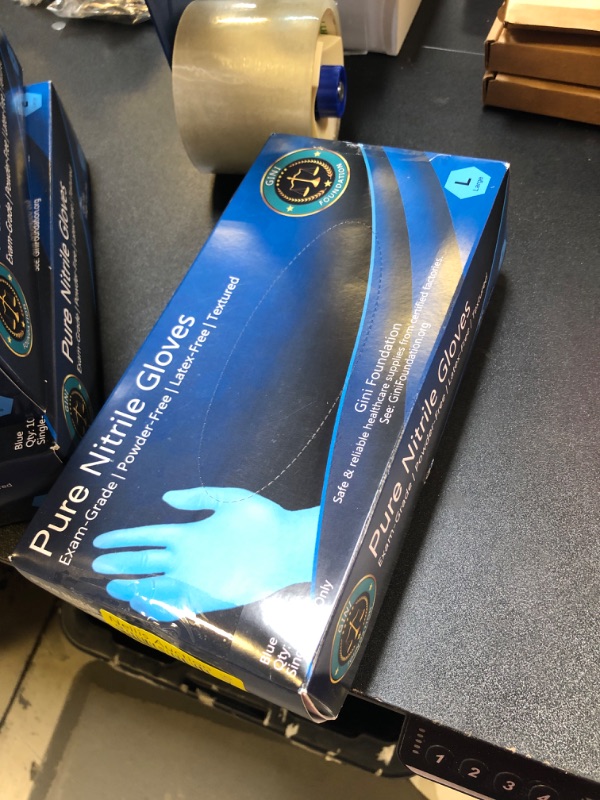 Photo 1 of pure nitrile gloves 100 pc large 