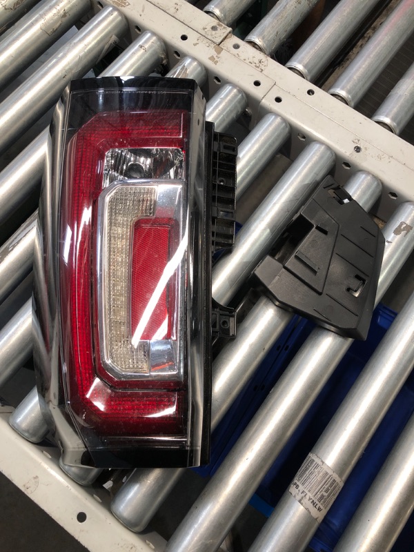 Photo 2 of (READ FULL POST) Rear Tail Lights Assembly Fit GMC Yukon XL Denali SLE SLT 2015 2016 2017 2018 2019 2020 LED Right Passenger Side Taillight Brake Turn Signal Back Up Bulb Replaces GM2801268 84536243 23380460
