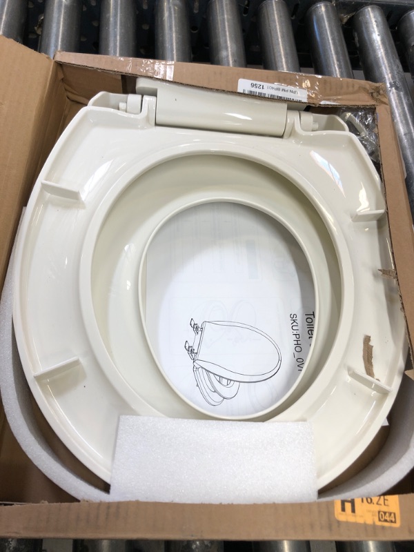 Photo 1 of toilet seat 