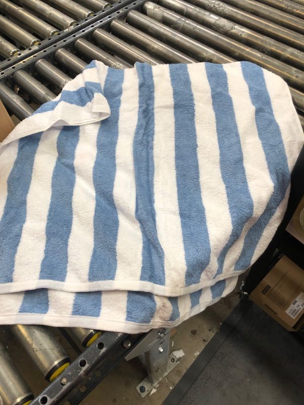 Photo 1 of Medium size bath towel  