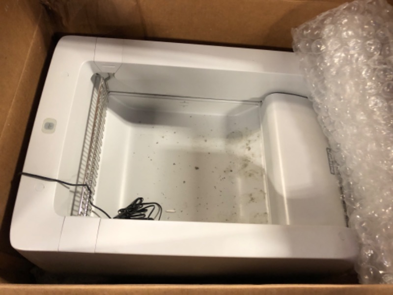 Photo 1 of PetSafe ScoopFree Clumping Self-Cleaning Litter Box for Clumping Litter – Superior Odor Control – Never Scoop Litter Again – for Single and Multi-Cat Households
