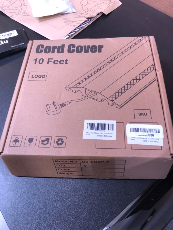 Photo 2 of 10 feet cord cover ( 3m, 5 channel ) 