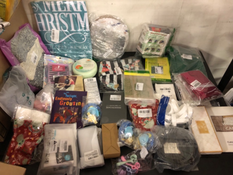 Photo 1 of  Small Items Pack ---sold as is
