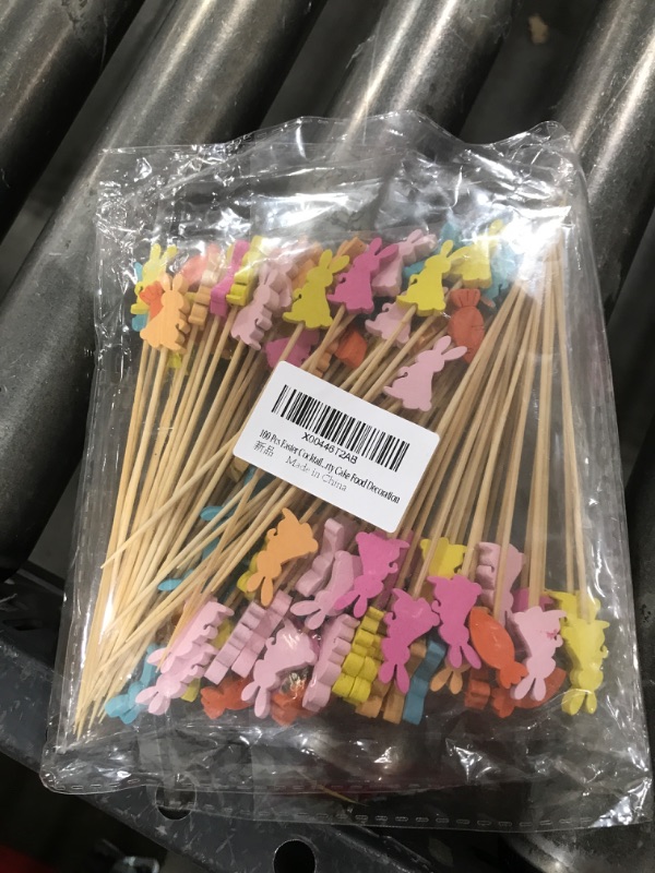 Photo 2 of 100 Pcs Easter Cocktail Picks Rabbit Bunny Carrot Bamboo ToothPicks Appetizer Bamboo Toothpicks for Easter Spring Holiday Home Party Cake Food Decoration
