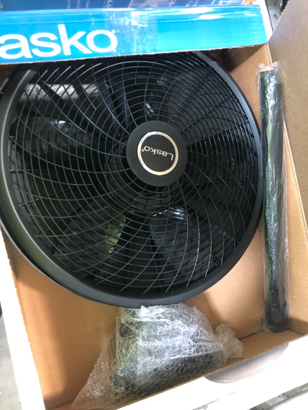 Photo 2 of 18 in. 3 Speed Oscillating Pedestal Fan with Adjustable Height, Easy Assembly, and Quiet Cooling for Any Room in Black