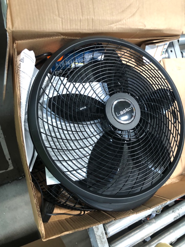 Photo 3 of 18 in. 3 Speed Oscillating Pedestal Fan with Adjustable Height, Easy Assembly, and Quiet Cooling for Any Room in Black