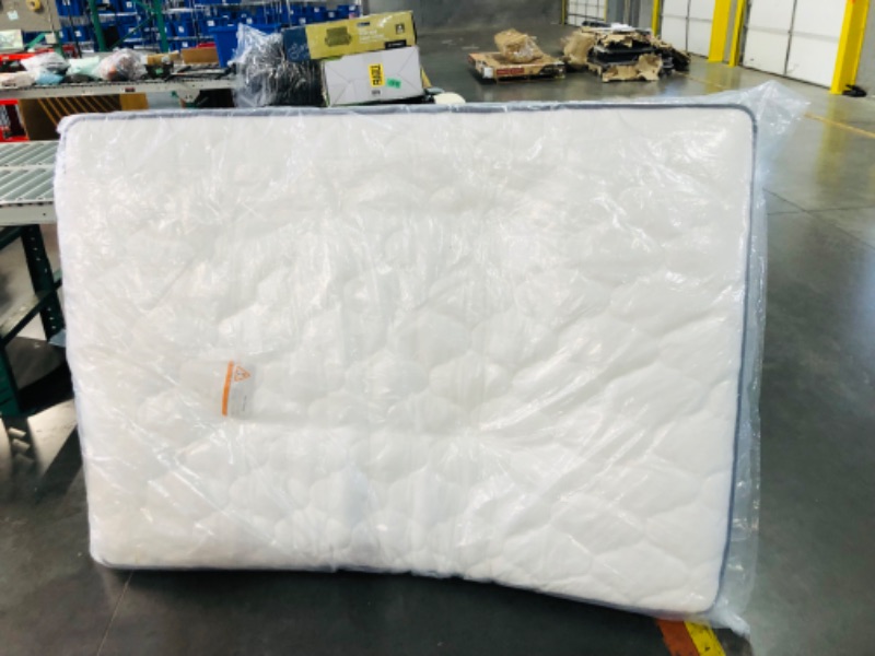 Photo 7 of ***USED - DIRTY - NO PACKAGING***
Vesgantti 8 Inch Multilayer Hybrid Full Mattress - Multiple Sizes & Styles Available, Ergonomic Design with Breathable Foam and Pocket Spring/Medium Plush Feel, 75"L x 54"W x 8"Th