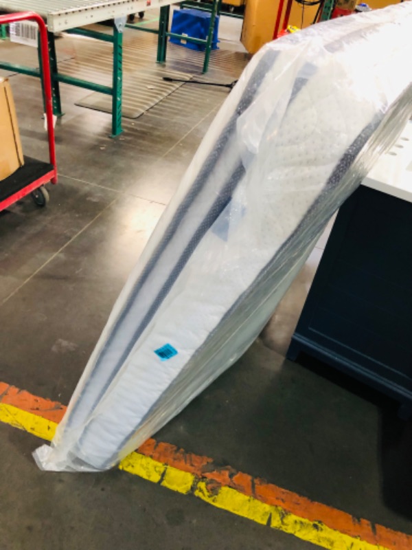 Photo 2 of ***USED - DIRTY - NO PACKAGING***
Vesgantti 8 Inch Multilayer Hybrid Full Mattress - Multiple Sizes & Styles Available, Ergonomic Design with Breathable Foam and Pocket Spring/Medium Plush Feel, 75"L x 54"W x 8"Th