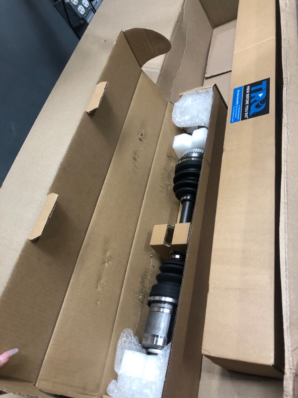 Photo 1 of **MISSING THE HUB BEARINGS**    TRQ Front CV Axle Shafts & Wheel Hub Bearing Assemblies 4 Piece Set for 1999-2004 Jeep Grand Cherokee with Quadra-Drive 4 Wheel Drive