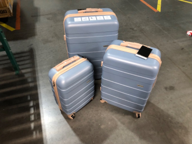 Photo 2 of ***USED - DEFAULT CODE IS 0-0-0***
Merax 3 Piece Expandable ABS Hardshell Luggage Sets Spinner Wheel Suitcase TSA Lock Suit Case, New Light Blue, 20/24/28 Inch