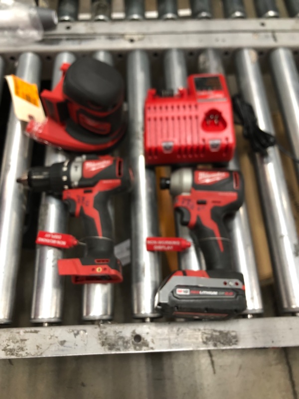 Photo 2 of (used item)M18 18V Lithium-Ion Brushless Cordless Hammer Drill/Impact Combo Kit (2-Tool) 