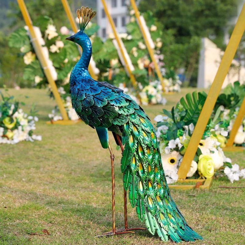 Photo 1 of 
chisheen Outdoor Solar Peacock Statue Garden Decor Metal Yard Art for Lawn Backyard Party Wedding Decoration
