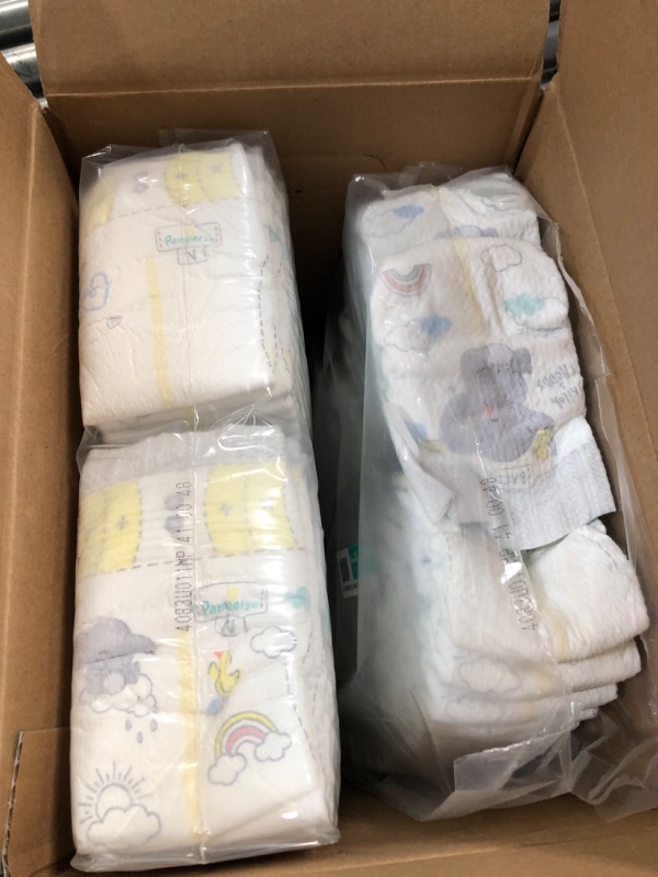 Photo 1 of **SEE NOTES**Pampers Swaddlers Newborn Diapers - Size 0, 140 Count, Ultra Soft Disposable Baby Diapers Newborn 140
